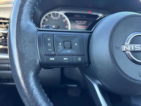 Certified 2022 Nissan Rogue SV w/ SV Premium Package image 19