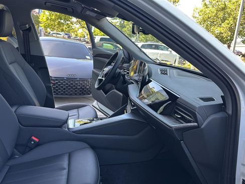 Used 2025 Audi Q5 Premium w/ Convenience Package AWD/4WD image 13