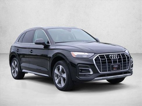 Used 2023 Audi Q5 2.0T Premium Plus w/ Premium Plus Package AWD/4WD image 3