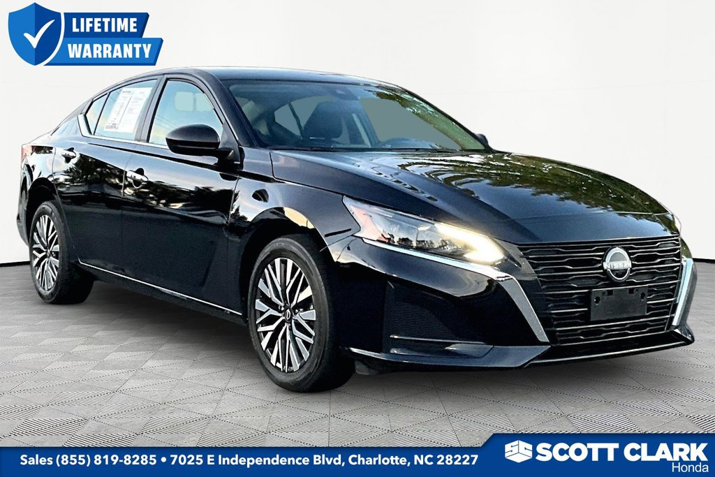 Used 2025 Nissan Altima 2.5 SV AWD/4WD 360° Tour