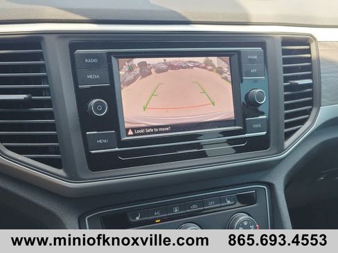 Used 2022 Volkswagen Atlas Cross Sport SE FWD image 27