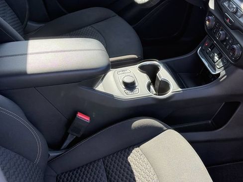 Used 2021 GMC Terrain SLE w/ Driver Convenience Package FWD image 16