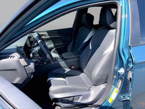 Used 2025 Toyota Camry SE FWD image 7