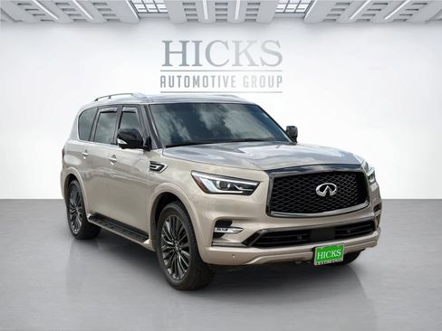 Used 2024 INFINITI QX80 Sensory AWD/4WD image 3