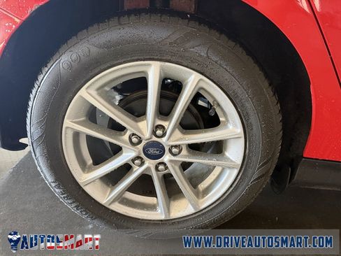 Used 2015 Ford Focus SE image 10