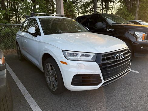 Used 2019 Audi Q5 2.0T Premium Plus w/ Premium Plus Package image 3
