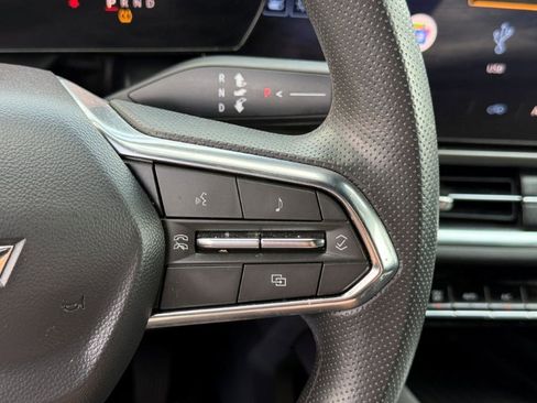 Used 2025 Chevrolet Equinox EV LT image 30