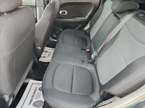 Used 2017 Kia Soul + FWD image 11