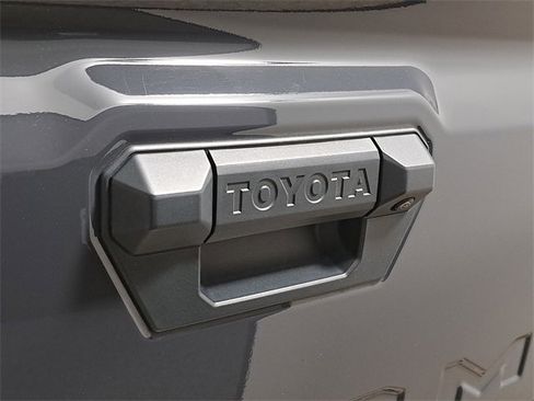 Used 2025 Toyota Tacoma SR image 9