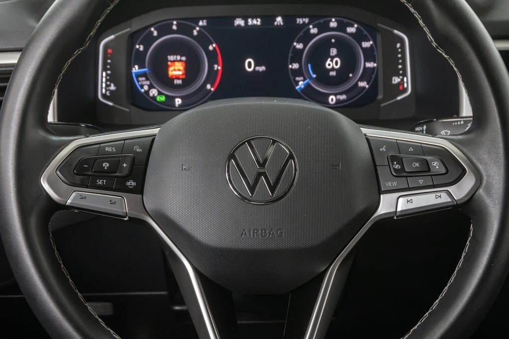 Used 2023 Volkswagen Atlas Cross Sport SE w/ Black Wheel Package AWD/4WD image 16
