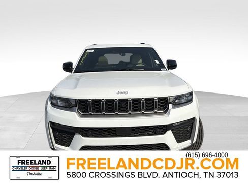 New 2026 Jeep Grand Cherokee Limited w/ Luxury Tech Group II AWD/4WD image 8