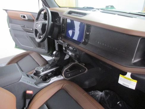 New 2024 Ford Bronco Outer Banks AWD/4WD image 21