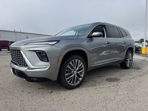 New 2026 Buick Enclave Avenir w/ Super Cruise Package FWD image 2