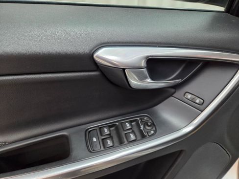 Used 2015 Volvo XC60 T6 AWD/4WD image 26