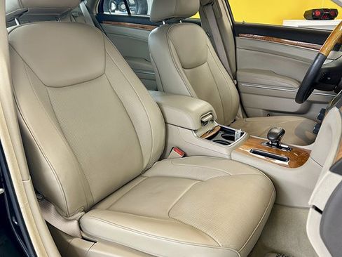 Used 2014 Chrysler 300 C image 16