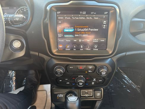 Used 2023 Jeep Renegade Latitude image 20