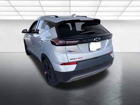 Used 2023 Chevrolet Bolt EUV LT w/ Convenience Package FWD image 3