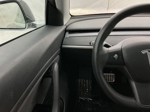 Used 2018 Tesla Model 3 Mid Range RWD image 33