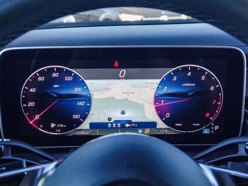 Certified 2025 Mercedes-Benz GLC 300 4MATIC image 24