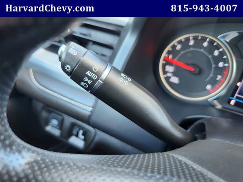 Used 2023 GMC Acadia SLE image 19