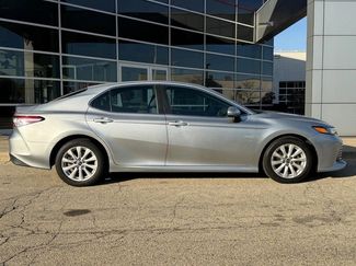 Used 2018 Toyota Camry LE video 2