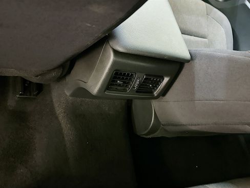 Used 2025 Toyota Camry LE image 28