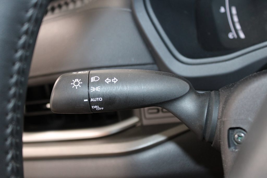 Used 2025 Toyota Grand Highlander AWD image 24