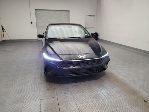 Used 2025 Hyundai Elantra SEL FWD image 14