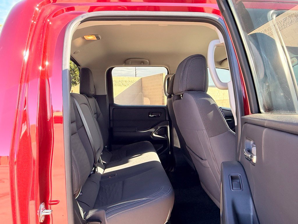 Used 2024 Nissan Frontier SV w/ SV Convenience Package RWD image 18