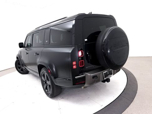 Used 2023 Land Rover Defender 130 X-Dynamic SE AWD/4WD image 9