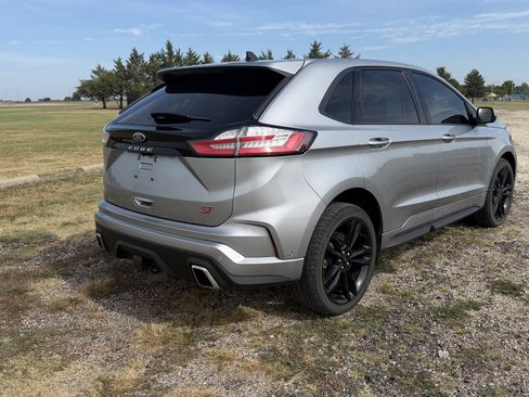Used 2024 Ford Edge ST w/ Equipment Group 401A AWD/4WD image 3