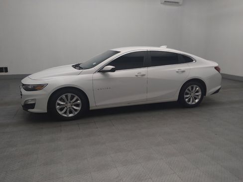 Used 2020 Chevrolet Malibu LT FWD image 2