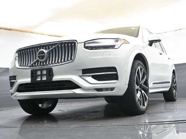 Used 2025 Volvo XC90 B5 Plus w/ Protection Package Premier AWD/4WD image 29