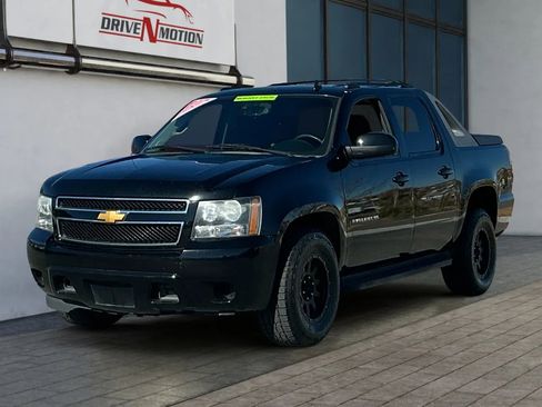 Used 2012 Chevrolet Avalanche LS image 7
