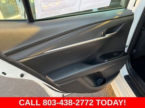 Used 2025 Toyota Camry SE image 11