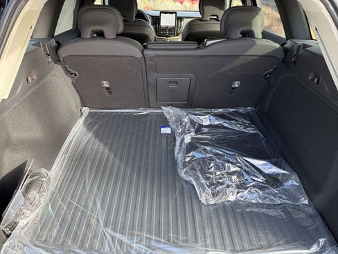 New 2026 Volvo XC60 B5 Plus w/ Protection Package Premier image 17