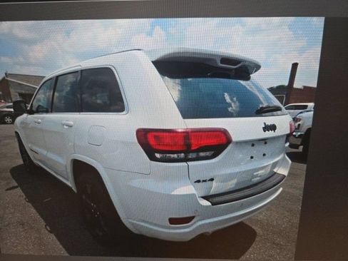 Used 2015 Jeep Grand Cherokee Altitude AWD/4WD image 6