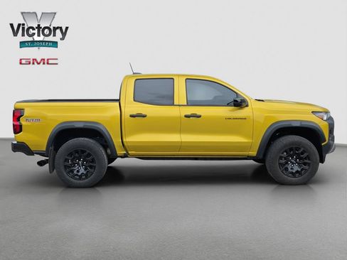 Used 2023 Chevrolet Colorado Trail Boss w/ Technology Package AWD/4WD image 19