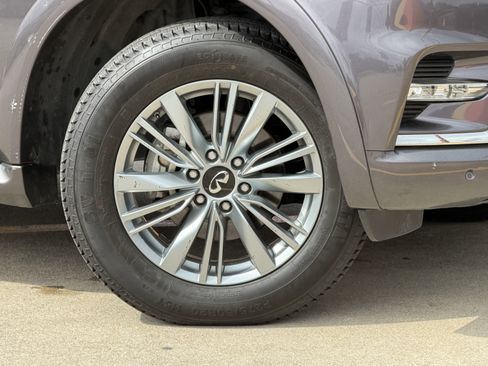 Used 2024 INFINITI QX80 Luxe image 3