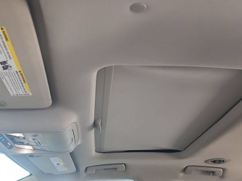 Certified 2018 GMC Acadia Denali w/ Technology Package FWD image 19