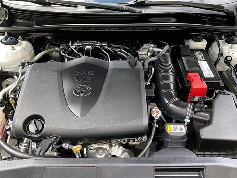 Used 2018 Toyota Camry XSE w/ Driver Assist Package FWD image 9