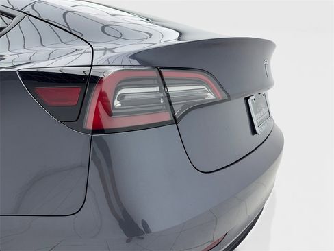 Used 2023 Tesla Model 3 Standard Range image 11