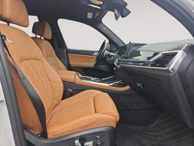 Certified 2024 BMW X7 xDrive40i w/ M Sport Package AWD/4WD image 15