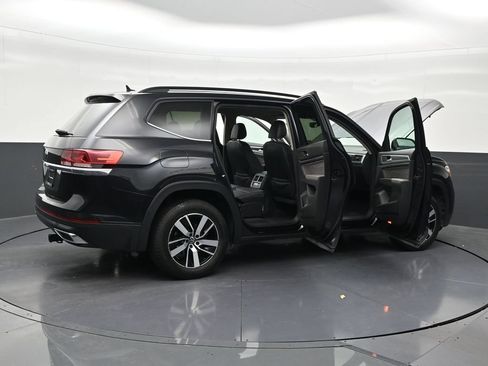 Used 2021 Volkswagen Atlas SE FWD image 33