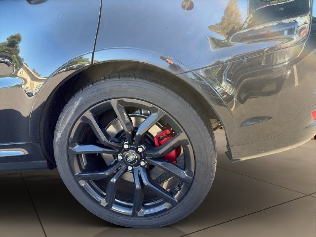 Used 2022 Land Rover Range Rover Sport SVR Carbon Edition AWD/4WD image 5