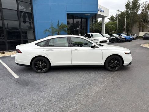 New 2025 Honda Accord SE image 5