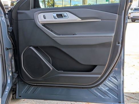 Used 2025 Ford Explorer Active w/ Active Comfort Package image 20