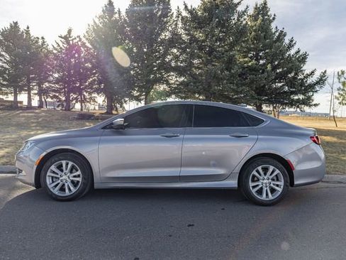 Used 2015 Chrysler 200 Limited w/ Convenience Group image 8