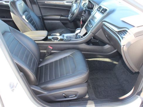 Used 2014 Ford Fusion Energi SE w/ Driver Assist Package image 19