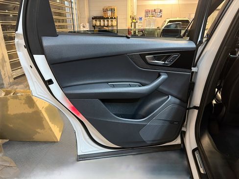 Used 2017 Audi Q7 3.0T Prestige w/ Prestige Package image 27